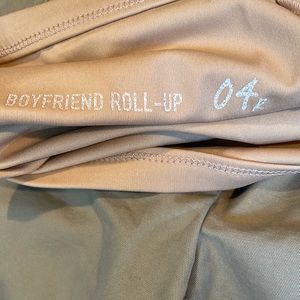 Gap maternity boyfriend roll up 4R khakis shorts